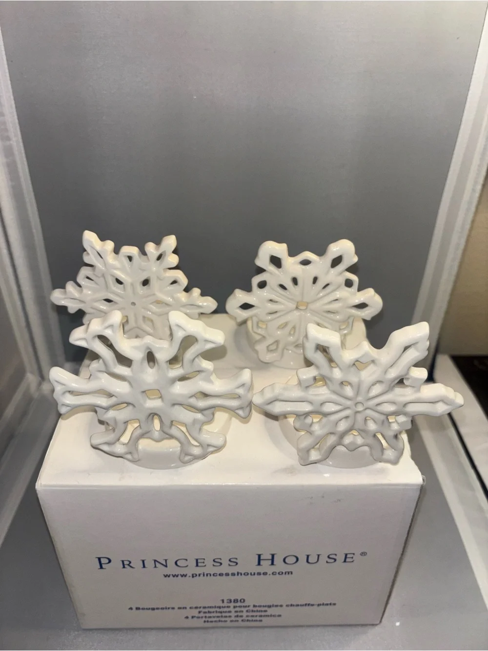Princess House White Ceramic Snowflake tea light holders - Set of 4